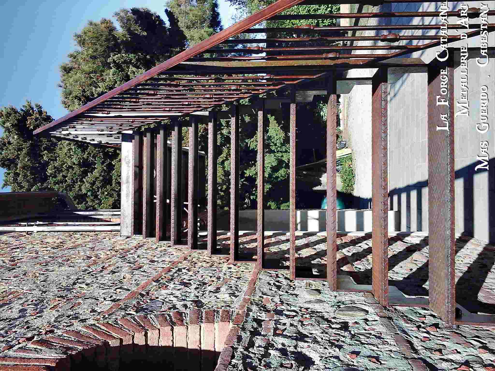 marches tole larme rampant barreaudage droit avec bague forge catalane.jpg